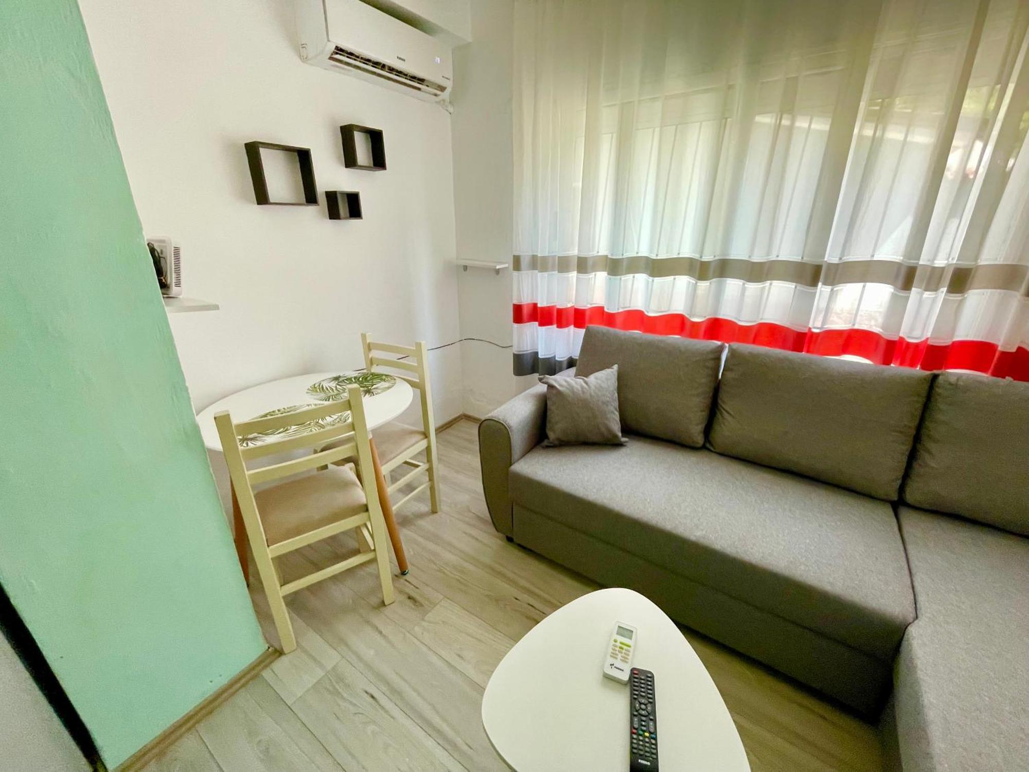 Superb Studio Apartment Near To The City Center Tirana Exterior photo