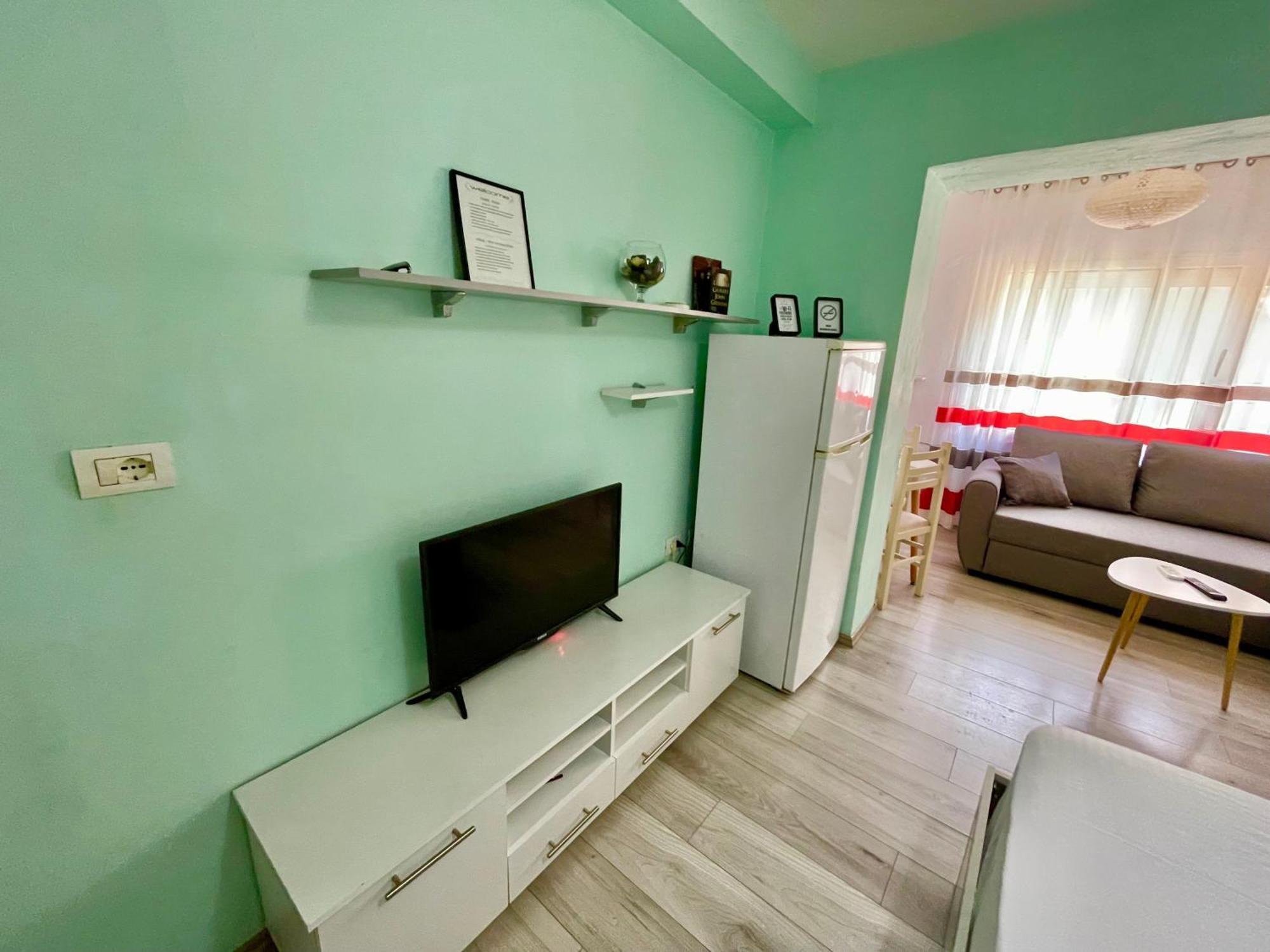 Superb Studio Apartment Near To The City Center Tirana Exterior photo