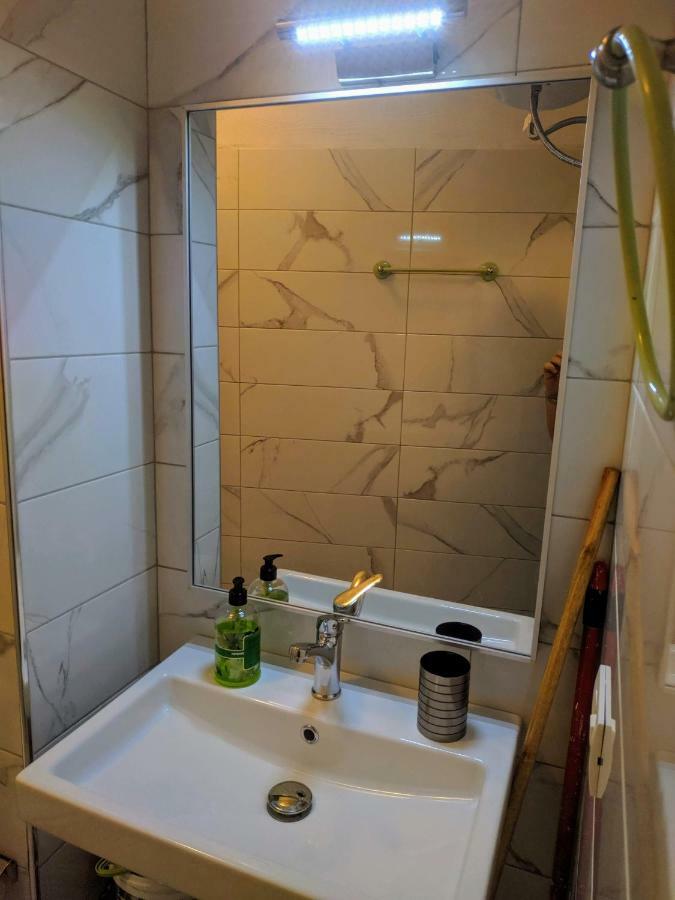 Superb Studio Apartment Near To The City Center Tirana Exterior photo